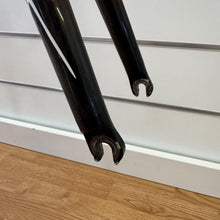 Carica l'immagine nel visualizzatore di Gallery, Colnago Scandium Strada
