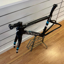 Carica l'immagine nel visualizzatore di Gallery, Pinarello Dogma  F8 X-Light
