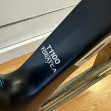 Carica l'immagine nel visualizzatore di Gallery, Pinarello Dogma  F8 X-Light
