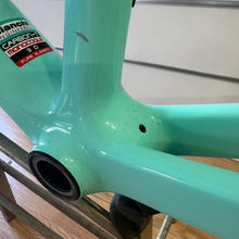 Carica l'immagine nel visualizzatore di Gallery, Bianchi Specialissima CV
