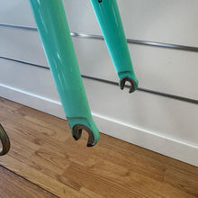 Carica l'immagine nel visualizzatore di Gallery, Bianchi Specialissima CV

