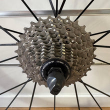 Carica l'immagine nel visualizzatore di Gallery, Mavic Cosmic Carbone
