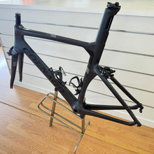Carica l'immagine nel visualizzatore di Gallery, Colnago Concept
