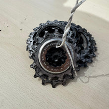 Carica l'immagine nel visualizzatore di Gallery, Campagnolo Record Titanium 10s
