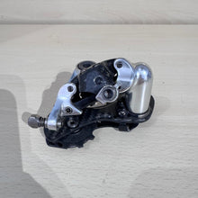 Carica l'immagine nel visualizzatore di Gallery, Campagnolo Record Titanium 10s
