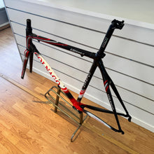 Carica l'immagine nel visualizzatore di Gallery, Colnago Extreme-C
