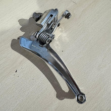 Carica l'immagine nel visualizzatore di Gallery, Campagnolo C Record 2nd generation
