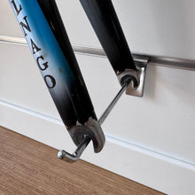 Carica l'immagine nel visualizzatore di Gallery, Colnago Extreme Power
