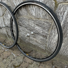Carica l&#39;immagine nel visualizzatore di Gallery, Ambrosio Excellence - Campagnolo Record hubs
