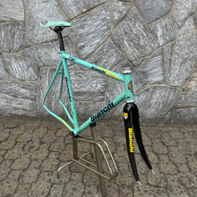 Carica l&#39;immagine nel visualizzatore di Gallery, Bianchi Chromo Lite Reparto Corse
