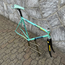 Carica l&#39;immagine nel visualizzatore di Gallery, Bianchi Chromo Lite Reparto Corse
