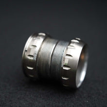 Carica l&#39;immagine nel visualizzatore di Gallery, Campagnolo Record Titanium
