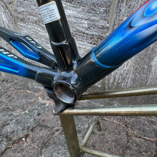 Carica l&#39;immagine nel visualizzatore di Gallery, Colnago C40 HP
