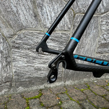 Carica l&#39;immagine nel visualizzatore di Gallery, Focus Izalco Max
