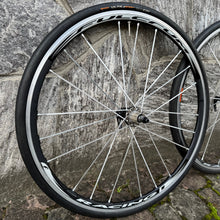 Carica l&#39;immagine nel visualizzatore di Gallery, Fulcrum Racing 1
