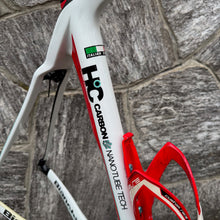 Carica l&#39;immagine nel visualizzatore di Gallery, Bianchi Oltre Superleggera Reparto Corse
