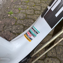 Carica l&#39;immagine nel visualizzatore di Gallery, Bianchi Oltre Superleggera Reparto Corse
