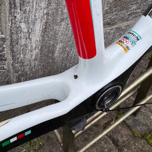 Carica l&#39;immagine nel visualizzatore di Gallery, Bianchi Oltre Superleggera Reparto Corse
