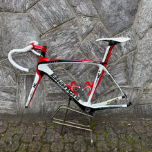 Carica l&#39;immagine nel visualizzatore di Gallery, Bianchi Oltre Superleggera Reparto Corse

