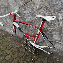 Carica l&#39;immagine nel visualizzatore di Gallery, Bianchi Oltre Superleggera Reparto Corse

