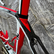 Carica l&#39;immagine nel visualizzatore di Gallery, Bianchi Oltre Superleggera Reparto Corse
