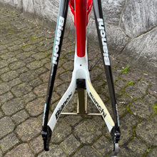 Carica l&#39;immagine nel visualizzatore di Gallery, Bianchi Oltre Superleggera Reparto Corse
