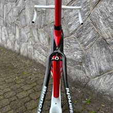 Carica l&#39;immagine nel visualizzatore di Gallery, Bianchi Oltre Superleggera Reparto Corse
