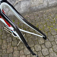 Carica l&#39;immagine nel visualizzatore di Gallery, Bianchi Oltre Superleggera Reparto Corse
