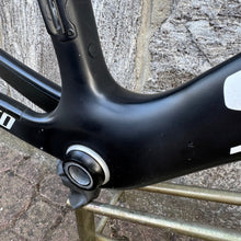 Carica l&#39;immagine nel visualizzatore di Gallery, Specialized S-Works Venge
