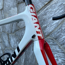 Carica l&#39;immagine nel visualizzatore di Gallery, Giant TCR Advanced SL
