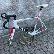 Carica l&#39;immagine nel visualizzatore di Gallery, Giant TCR Advanced SL
