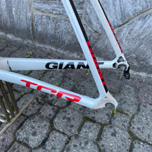 Carica l&#39;immagine nel visualizzatore di Gallery, Giant TCR Advanced SL

