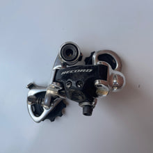 Carica l&#39;immagine nel visualizzatore di Gallery, Campagnolo Record Titanium 10s
